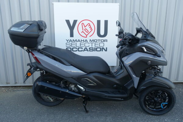 TRICITY 300 2022 14200 KMS