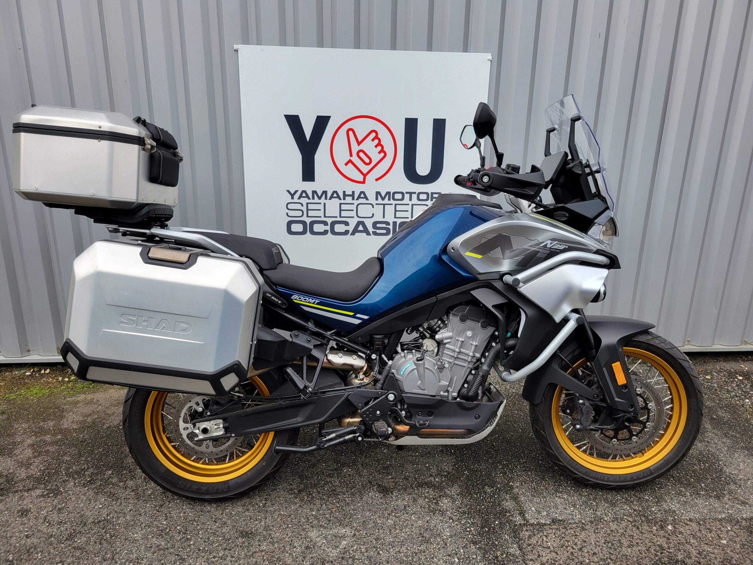 800 MT Touring CFMOTO 2025 2500 KMS