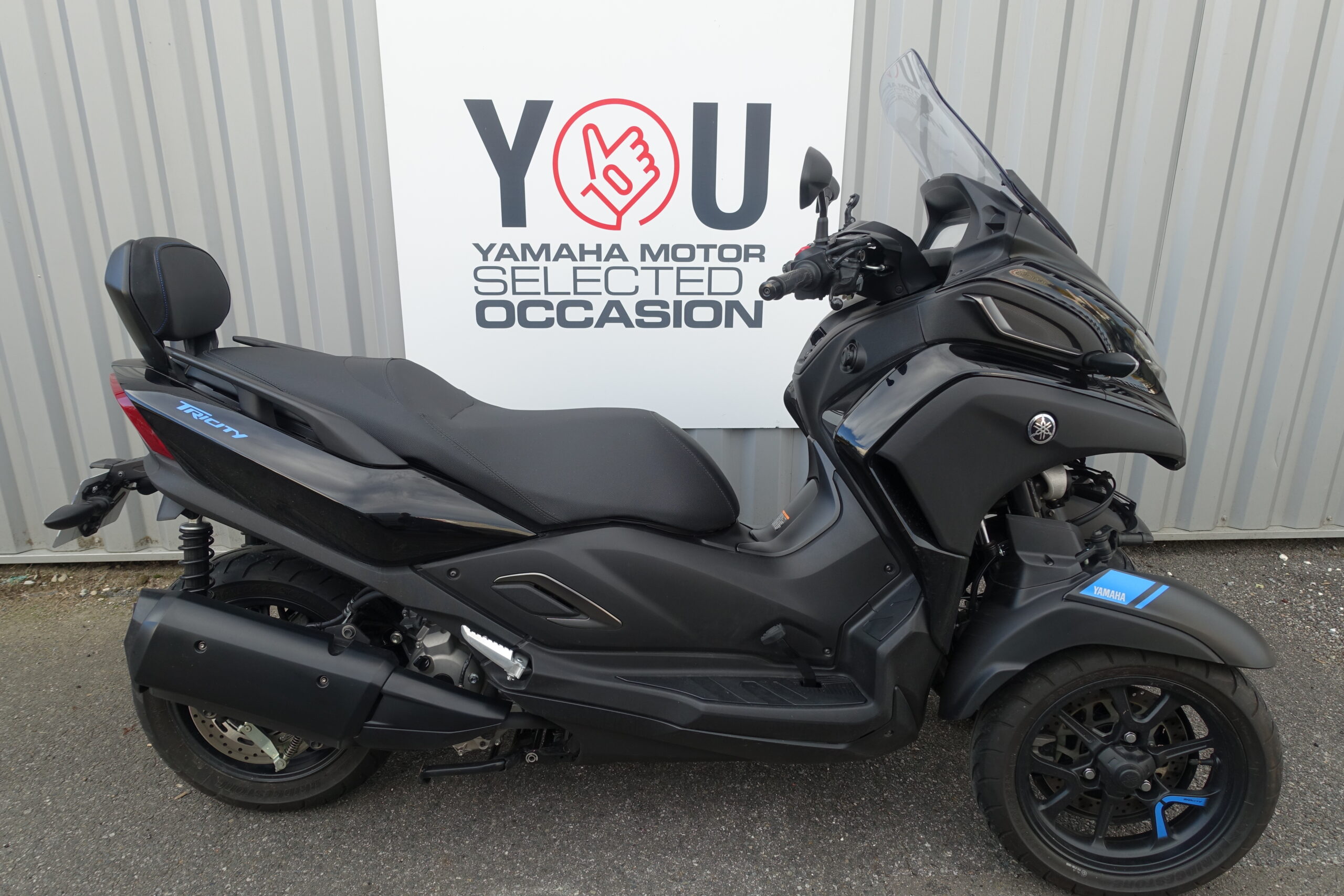 TRICITY 300 2023 1200 KMS